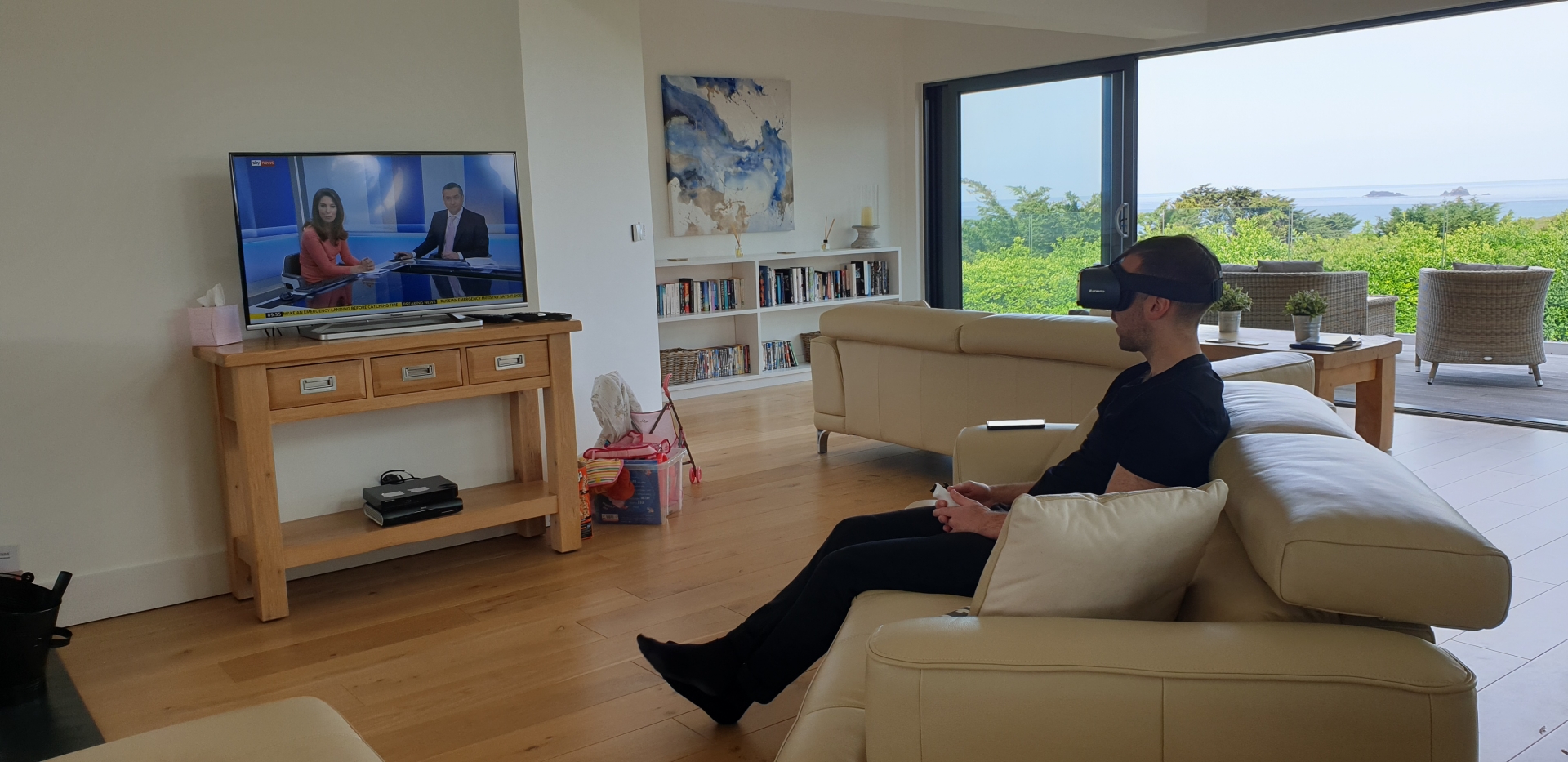 Minimising time lag is vital to make augmented reality headsets comfortable to use, including for activities such as watching television.