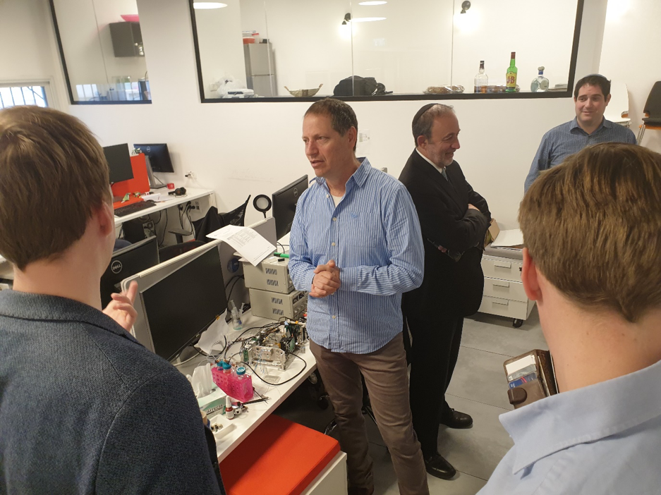 Among the companies visited during the Israeli tour was SpacePharma, which focuses on chemical and pharmaceutical experimental satellite payloads