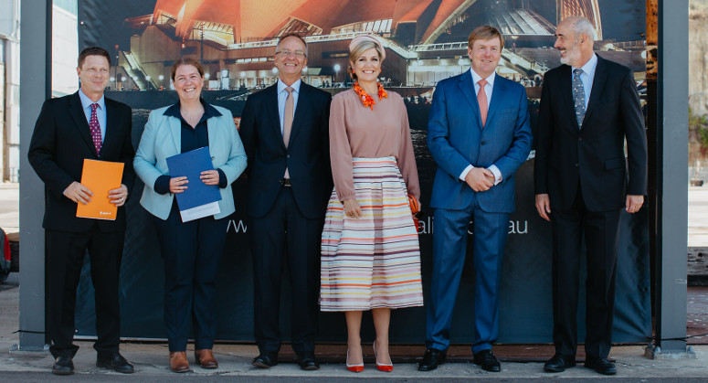 Andrew McCowan and Steve Clark of Water Technology, Leanne Reichard of HydroLogic, and Dutch minister of Foreign Affairs, Henk Kamp, with King Willem-Alexander and Queen Maxima. Credit: HydroLogic 