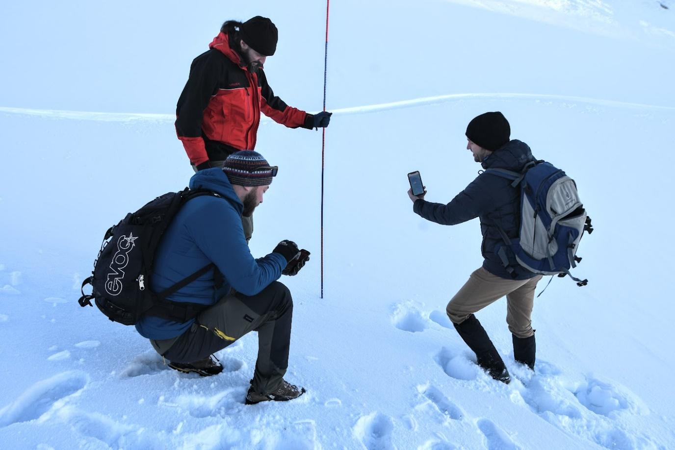 Figure 8: Testing and ground truthing snow depth information with pilot customers in destination Flims-Laax-Falera, Switzerland in December 2022 (Image Credit: Martin Soutschek, Outdooractive AG)