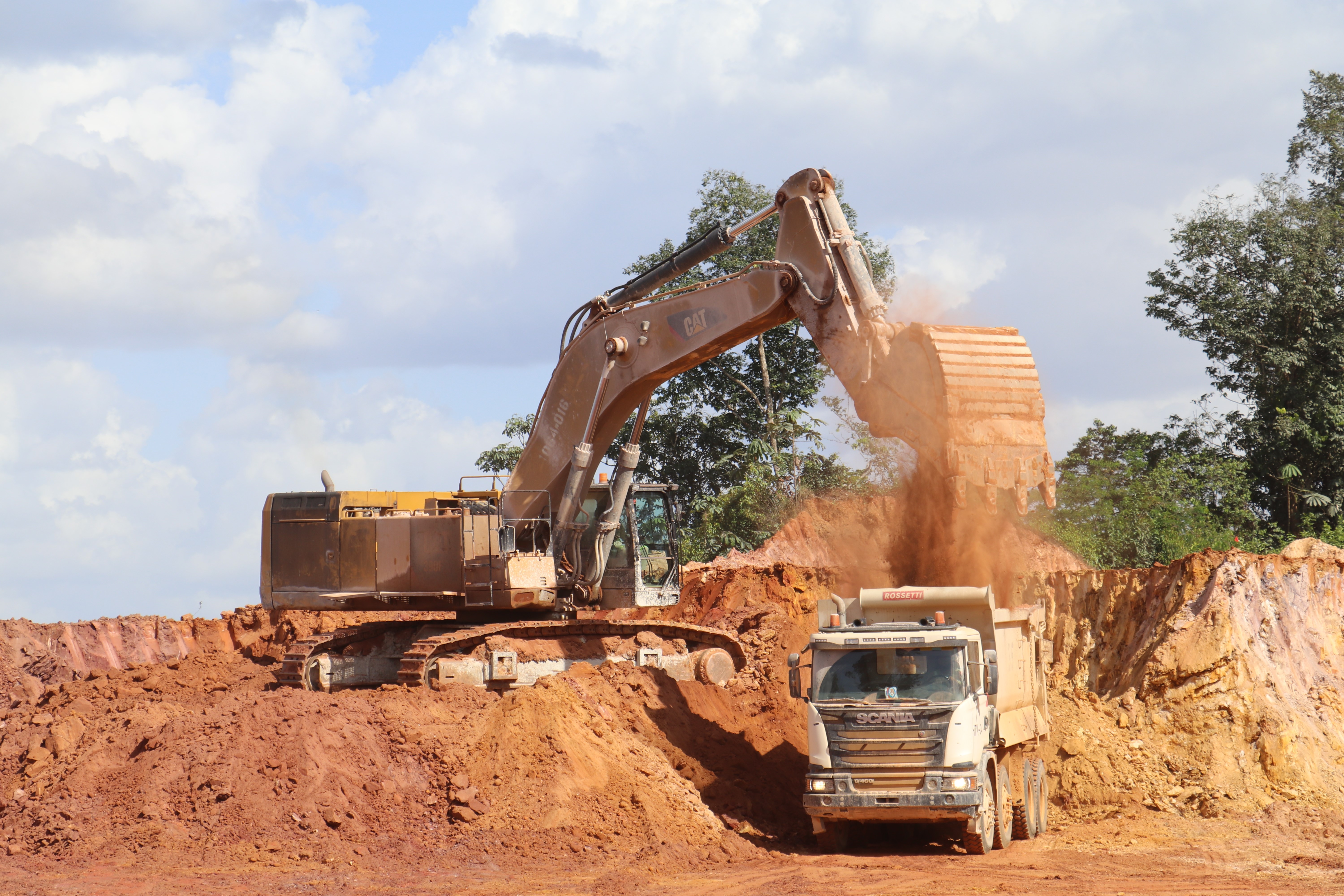 Open pit mine operations - credit: Wombatt