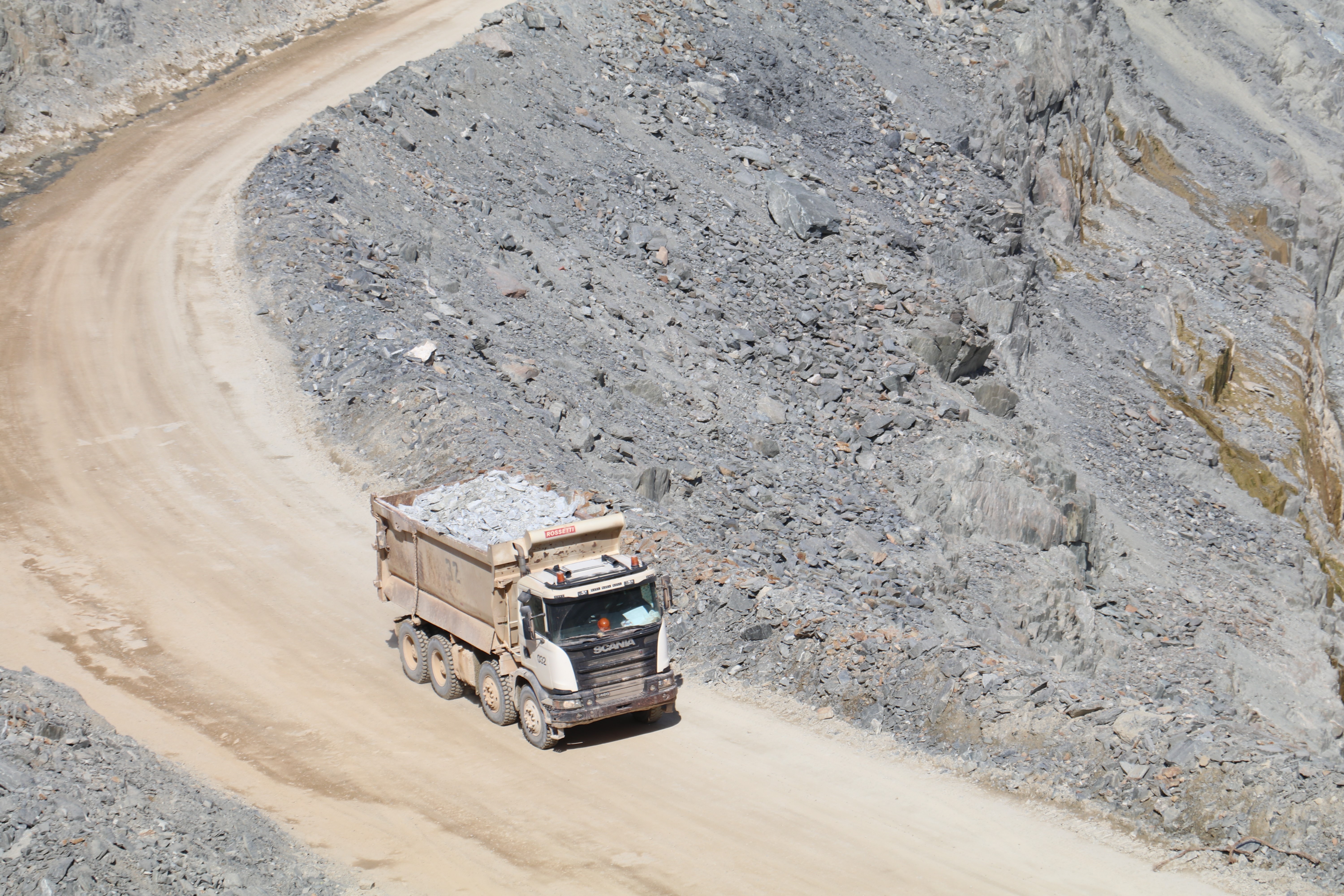 Truck driver in open pit mine monitored by iVOICE fatigue detection system - credit: Wombatt